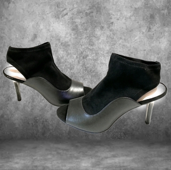 Nine West Women's Garratty Ankle Bootie Black - Picture 1 of 4